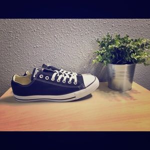 BRAND NEW CONVERSE